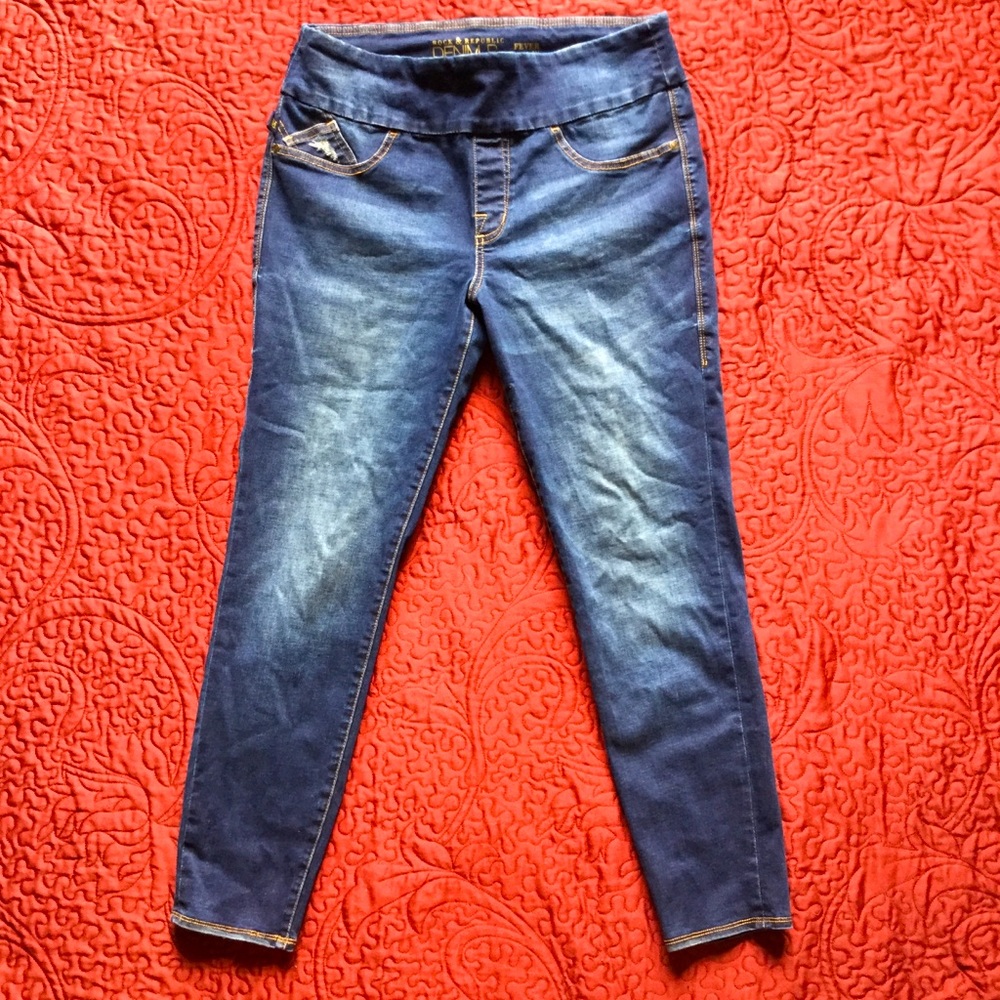 Rock & Republic “Fever” pull-on jeans